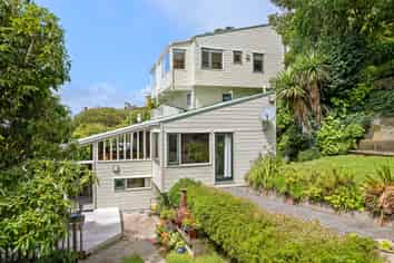 79 Nicholson Road, Khandallah