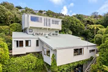 79 Nicholson Road, Khandallah