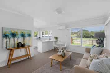 4/760 Beach Road, Browns Bay
