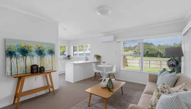 4/760 Beach Road, Browns Bay