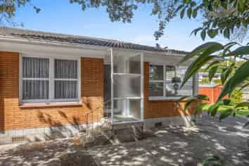 4/760 Beach Road, Browns Bay