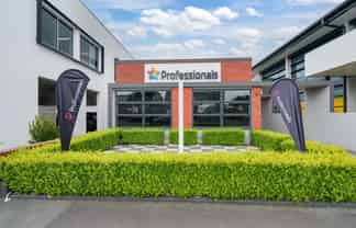 DRESS CIRCLE CBD OFFICE SUITE-WITH CARPARKING