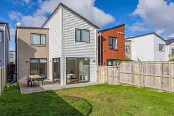 27 Coast Garden Drive, Hobsonville