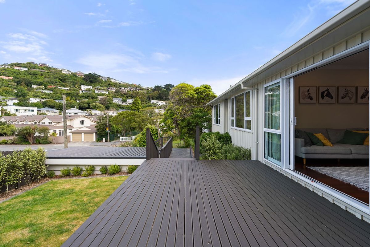 Sunny And Renovated In Karori! - Mehr