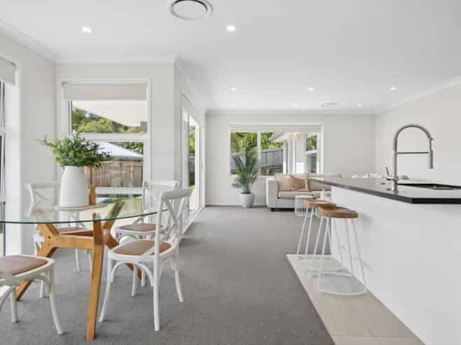 45 Pakanga Grove, Pyes Pa