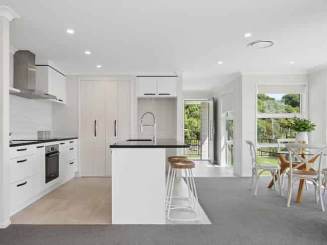 45 Pakanga Grove, Pyes Pa