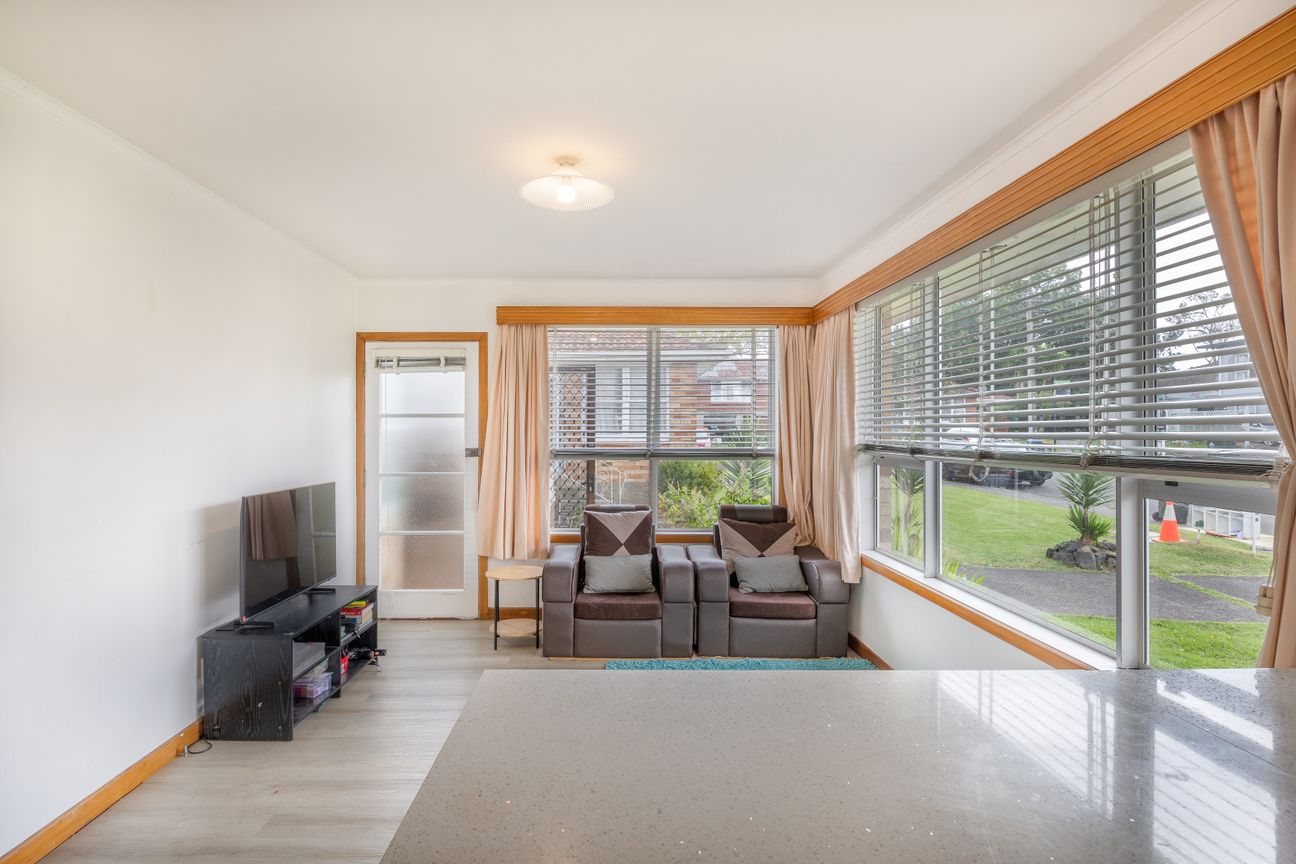 Affordable Brick & Tile Owner in Aussie Must sell - Widok 6