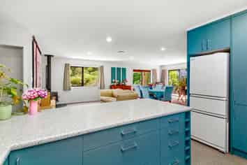 6 Lowry Heights, Stokes Valley