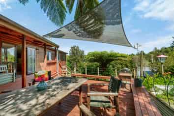 6 Lowry Heights, Stokes Valley