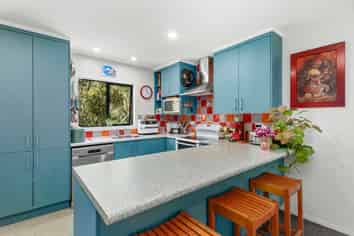 6 Lowry Heights, Stokes Valley