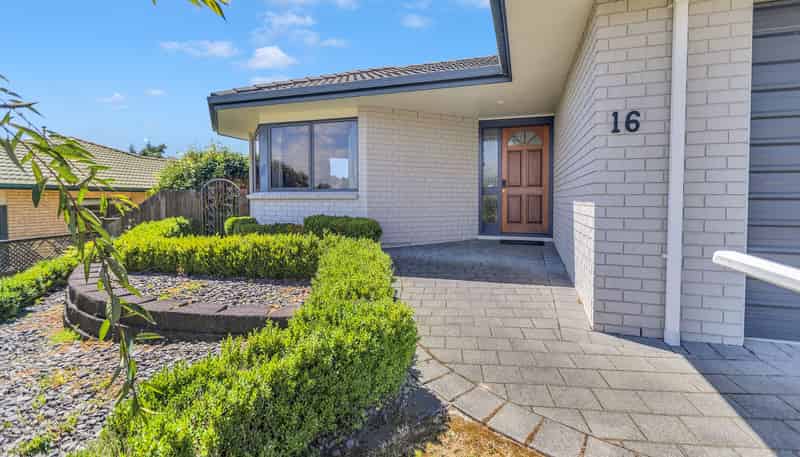 16 Stanley Drive, Lynmore
