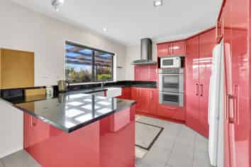 16 Stanley Drive, Lynmore