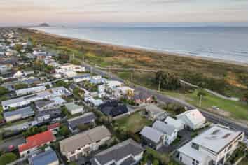 706 Papamoa Beach Road, Papamoa