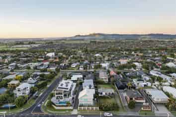 706 Papamoa Beach Road, Papamoa