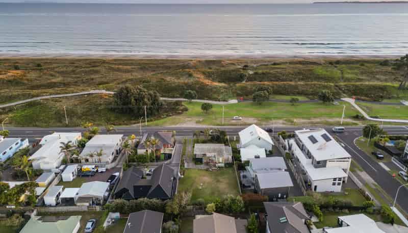 706 Papamoa Beach Road, Papamoa