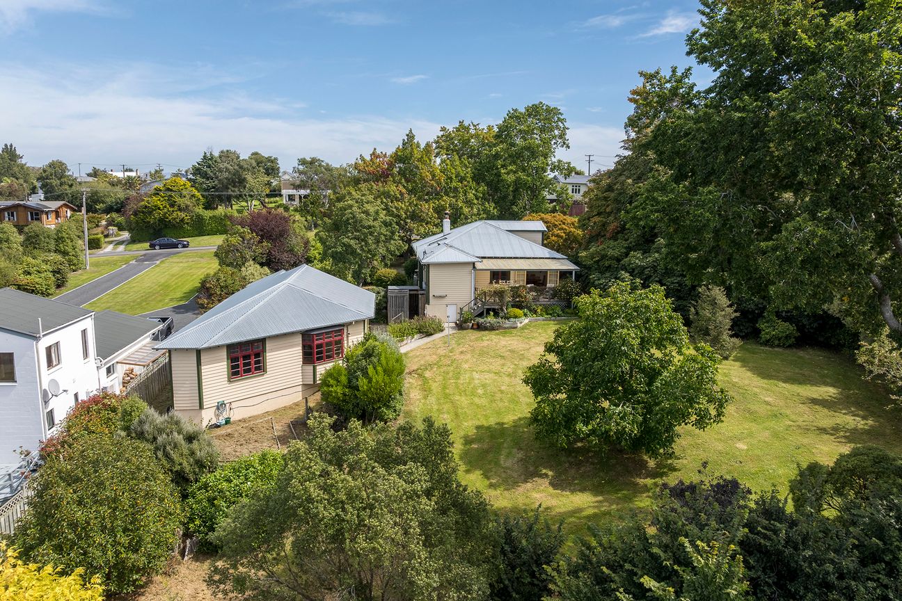 Classic 1920s home with space & views - Vista 3