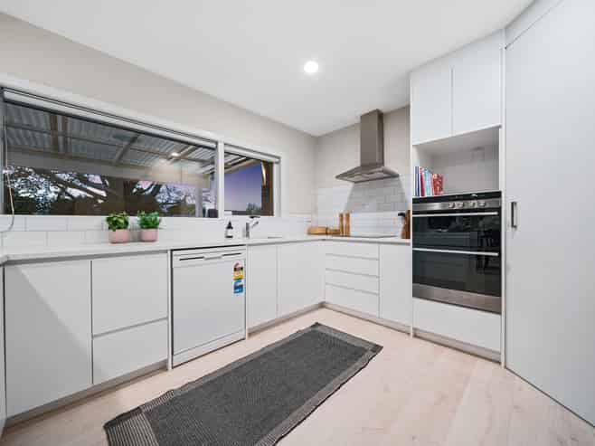 6 Youngs Road, Papakura