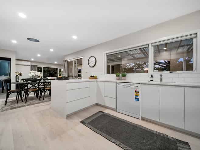 6 Youngs Road, Papakura