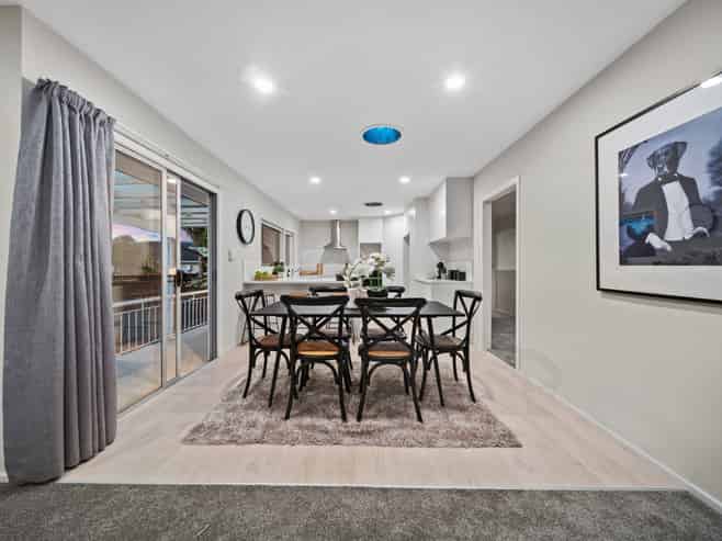 6 Youngs Road, Papakura