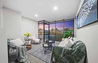 6 Youngs Road, Papakura