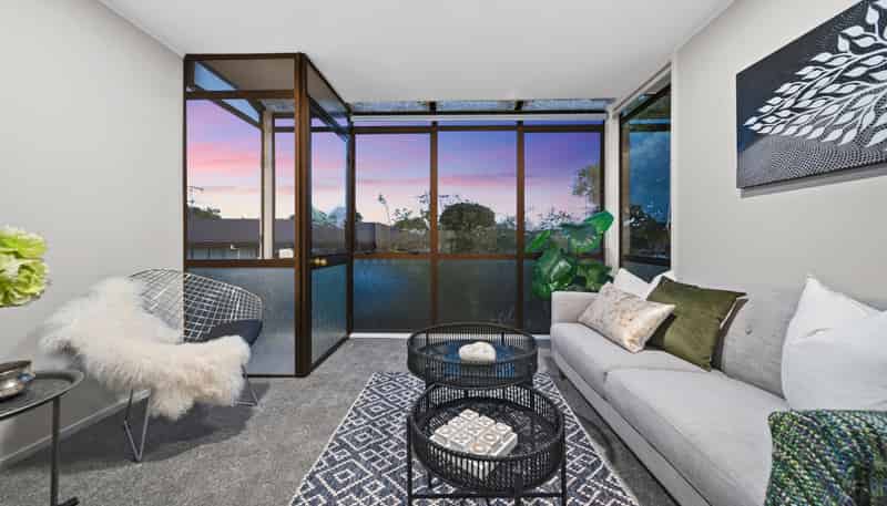 6 Youngs Road, Papakura