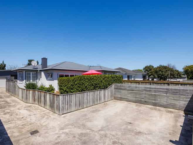 30 Aberdeen Avenue, Takaro