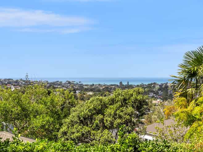 899 East Coast Road, Torbay