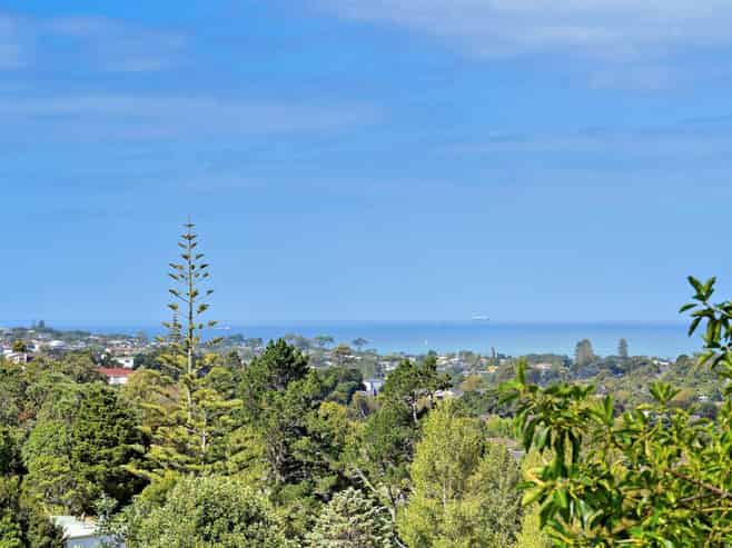 899A East Coast Road, Torbay