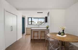 A/96 Apu Crescent, Lyall Bay