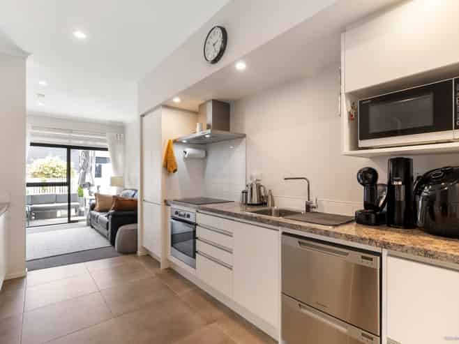 13 Tuatua Road, Hobsonville