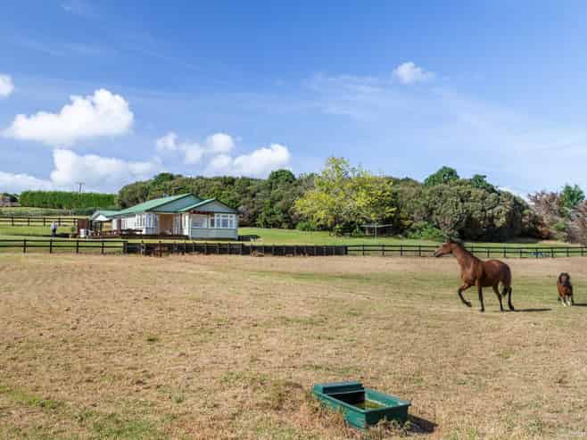 34 Waikopua Road, Whitford