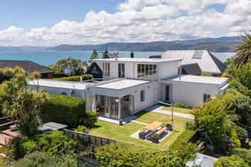 6 Stormanstown Way, Seatoun