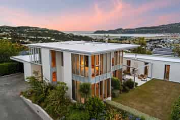 6 Stormanstown Way, Seatoun