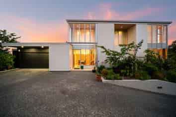 6 Stormanstown Way, Seatoun