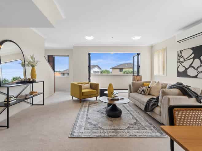 28 Greenbough Lane, Greenhithe