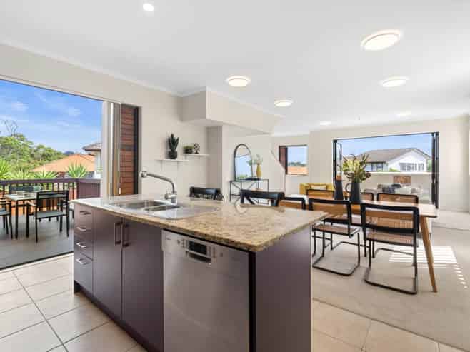 28 Greenbough Lane, Greenhithe