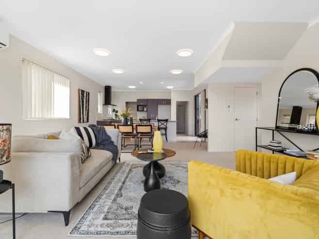 28 Greenbough Lane, Greenhithe