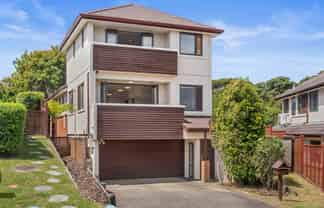 28 Greenbough Lane, Greenhithe