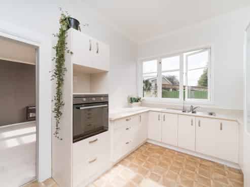 502 Pioneer Highway, Highbury