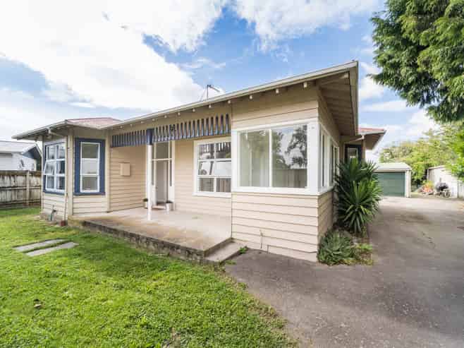 502 Pioneer Highway, Highbury