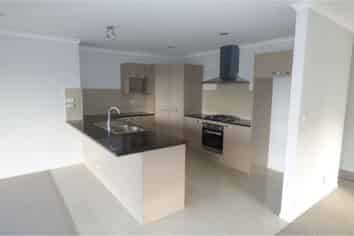 4 Frederick Place, Whalers Gate