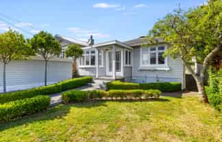 13 Firth Terrace, Karori