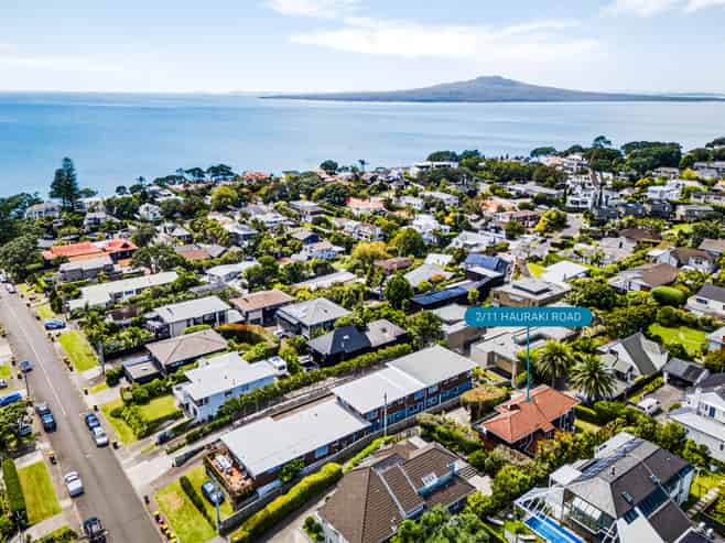 2/11 Hauraki Road, Hauraki