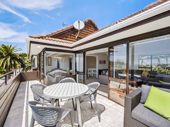 2/11 Hauraki Road, Hauraki