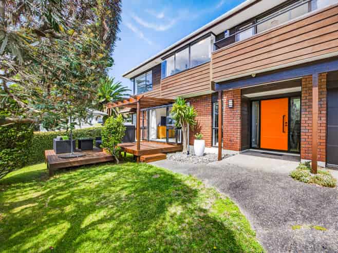 2/11 Hauraki Road, Hauraki