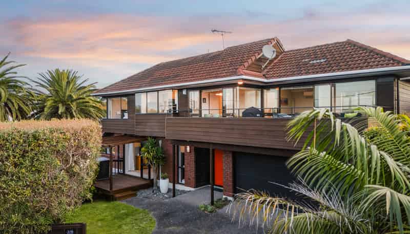 2/11 Hauraki Road, Hauraki