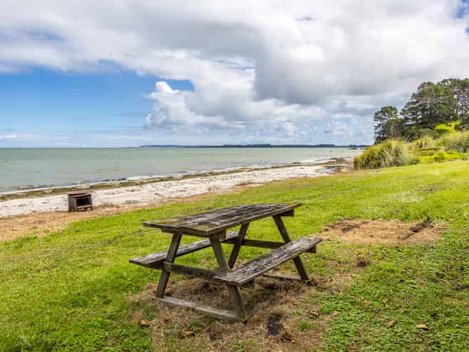 801 Burma Road, Tapora