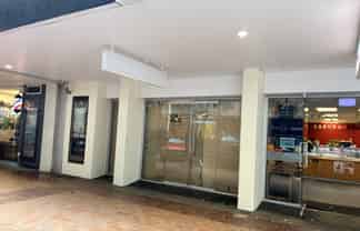 Well presented retail on the Quay