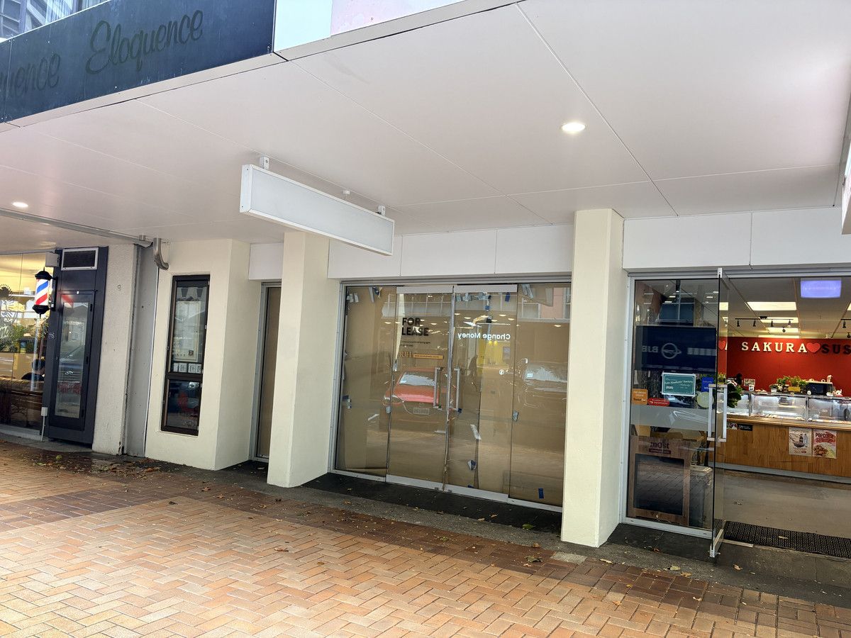 Well presented retail on the Quay