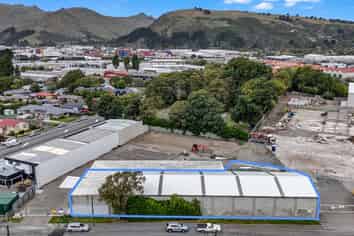 Cheap warehouse and yard 